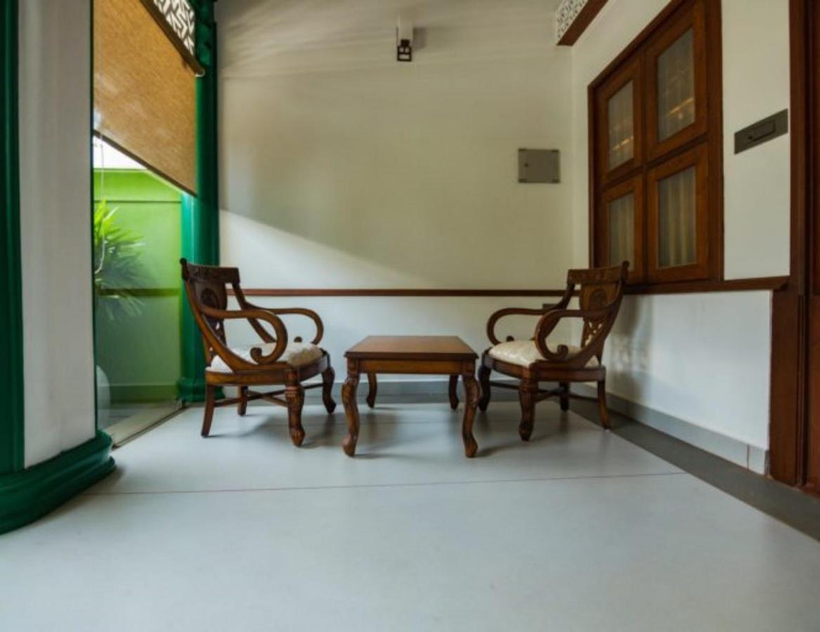 Villa De 1945 Mahe Екстериор снимка