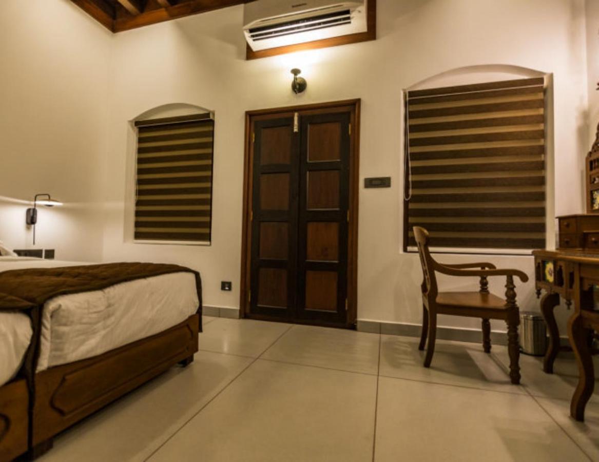 Villa De 1945 Mahe Екстериор снимка